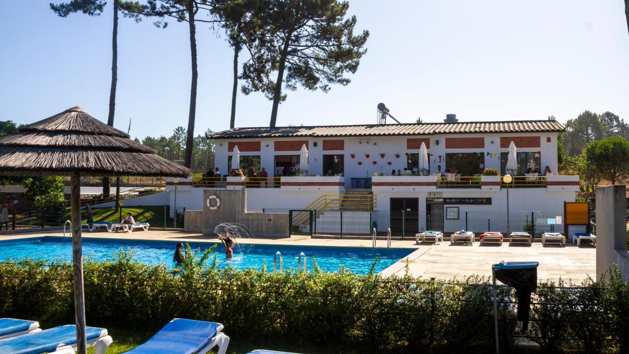 Parque De Campismo Orbitur Valado Hotel Nazaré Buitenkant foto