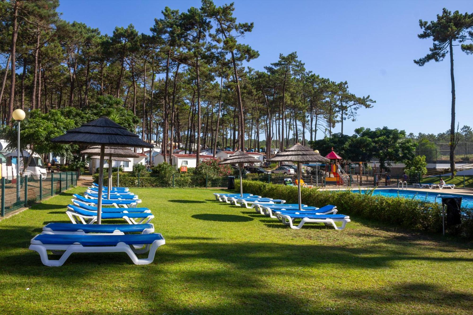 Parque De Campismo Orbitur Valado Hotel Nazaré Buitenkant foto