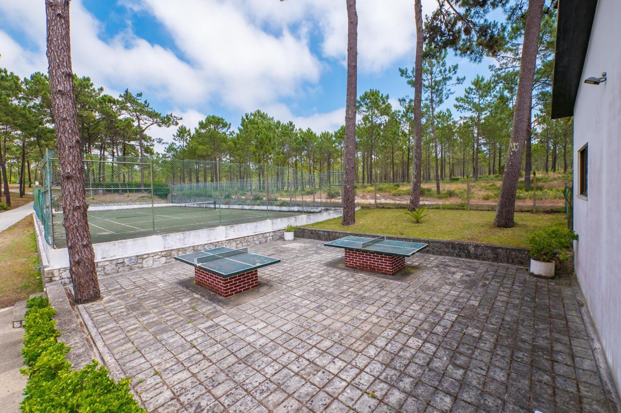 Parque De Campismo Orbitur Valado Hotel Nazaré Buitenkant foto